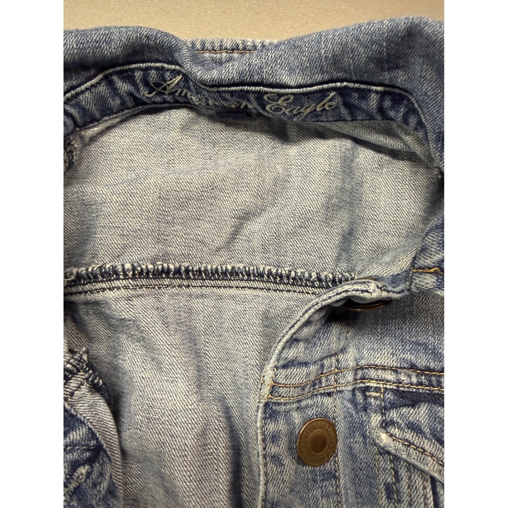 American Eagle Denim Trucker Jacket Womens Small S Light Wash Blue Jean Jacket